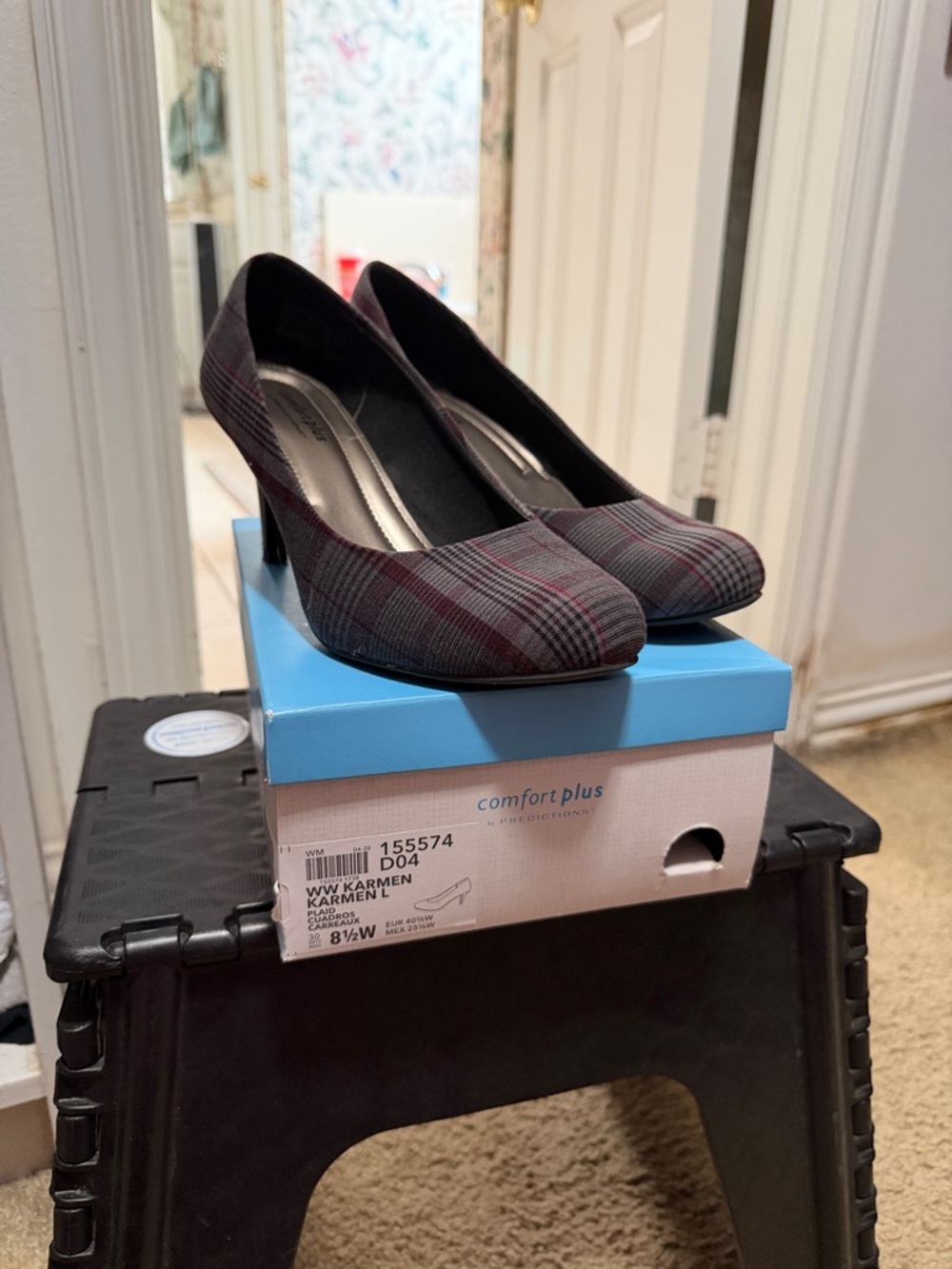 comfort plus by Predictions Plaid Pump in Gray and Burgundy